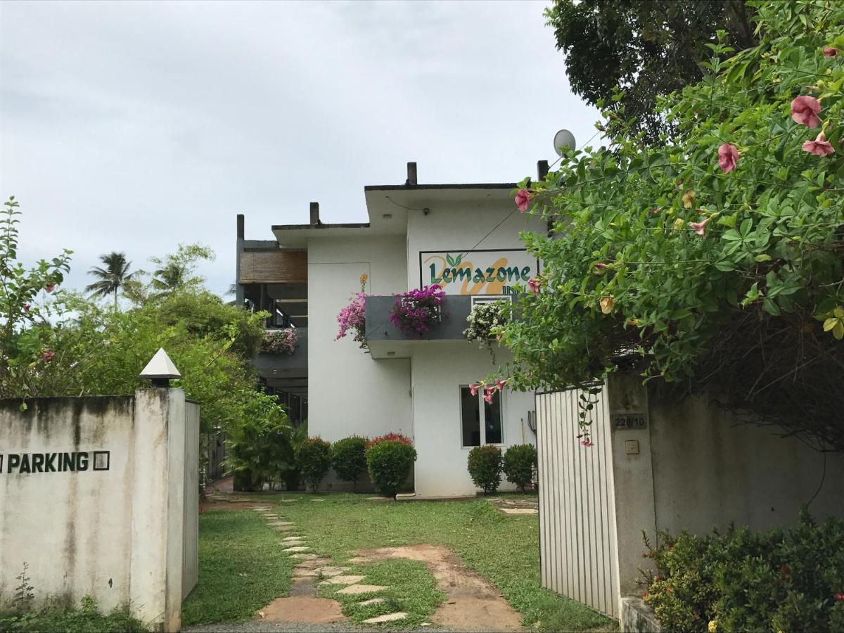 Lemazone Inn Mirissa Exterior photo